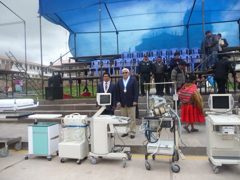 Peru_03_donacion_equipos_medicos